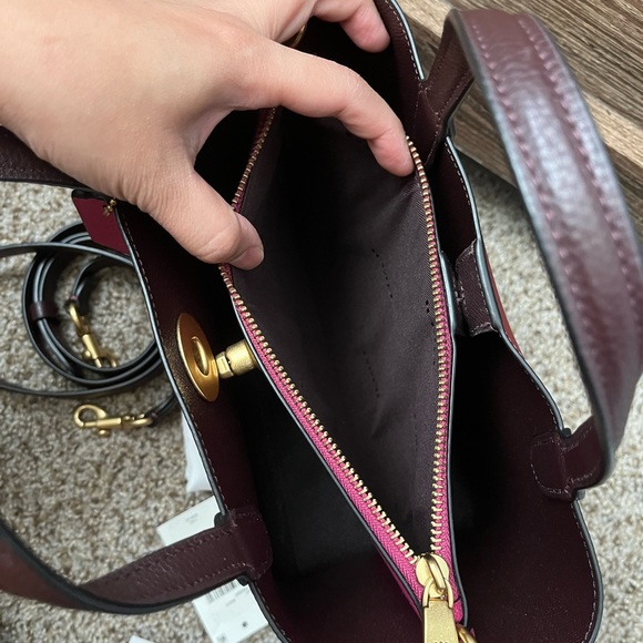 ❌SOLD❌Coach WillowTote 24 in colorblock - Picture 10 of 11